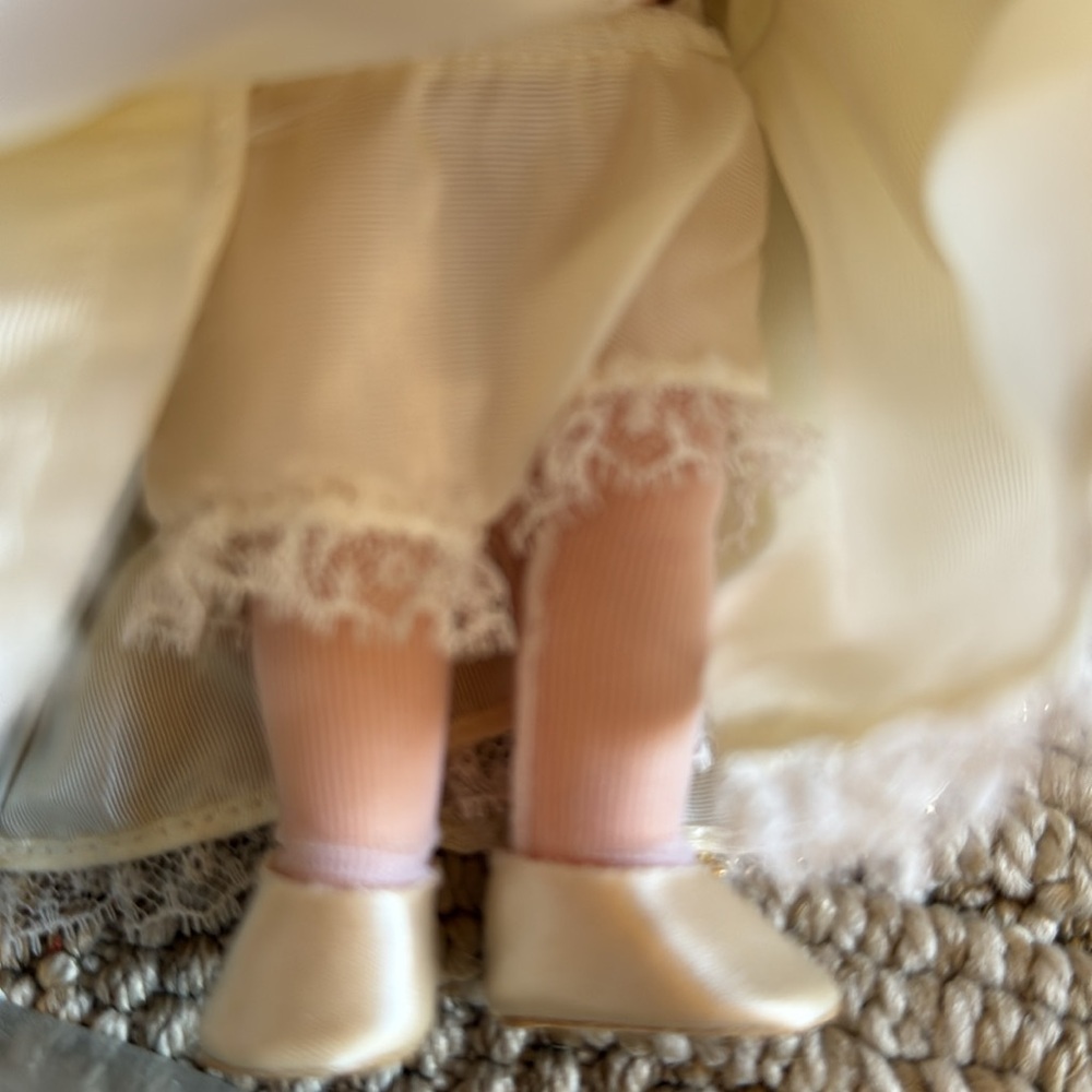 RARE madame Alexander Snow Queen collectible 8” doll with Kaiser doll stand - Picture 9 of 11
